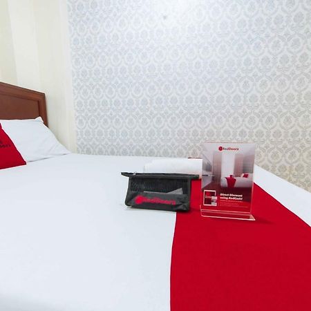 Reddoorz @ Davao Hub General Luna Esterno foto