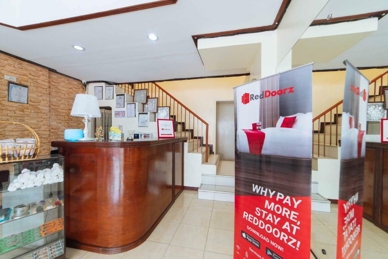 Reddoorz @ Davao Hub General Luna Esterno foto
